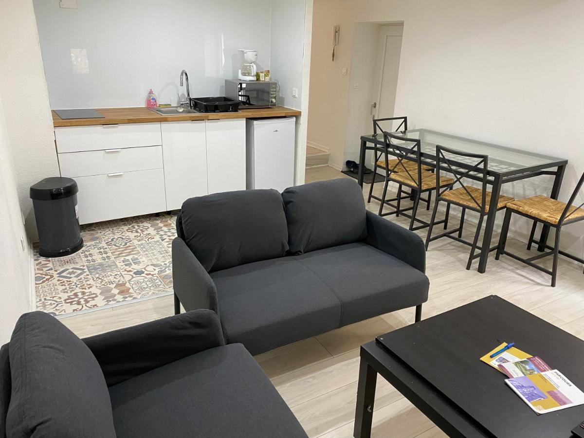 Appartement 2Eme Etage 42M2 Hyper Centre Ville / Parking Gratuit Риом Экстерьер фото