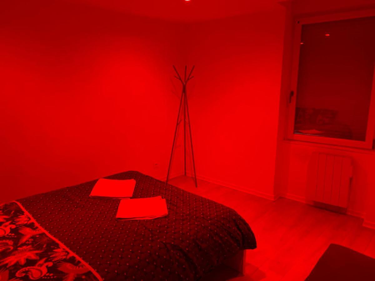 Appartement 2Eme Etage 42M2 Hyper Centre Ville / Parking Gratuit Риом Экстерьер фото
